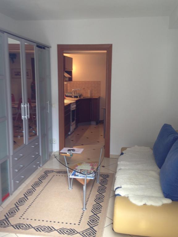 Solrosen I Simrishamn - Oesterlen Kamer foto