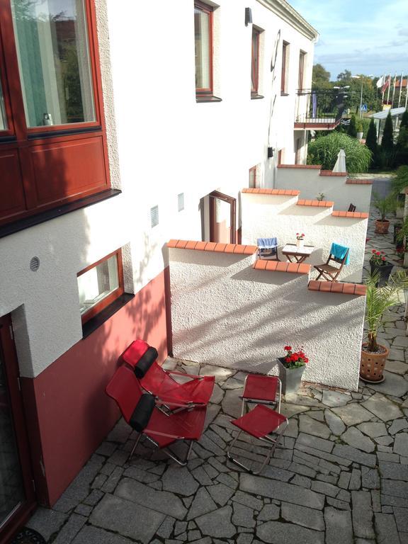 Solrosen I Simrishamn - Oesterlen Buitenkant foto